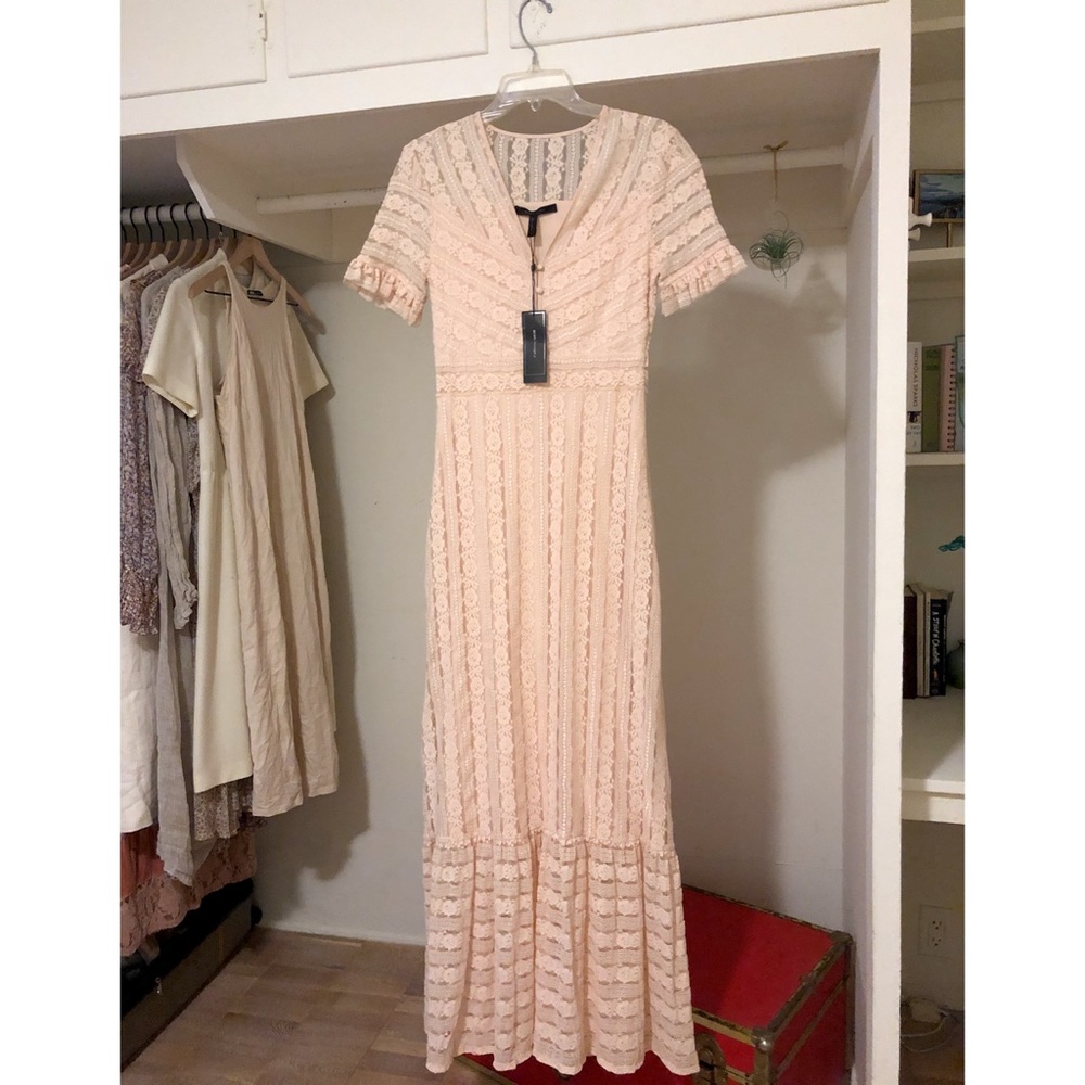 BCBGMAXAZRIA NWT Lace Maxi Dress SIZE 4